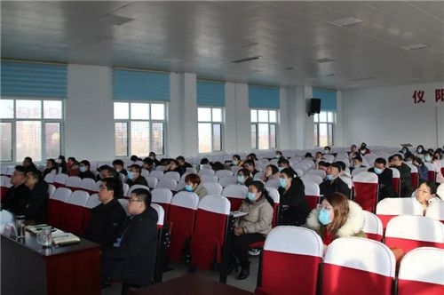 集团公司领导参加仪阳街道办事处科技政策培训会